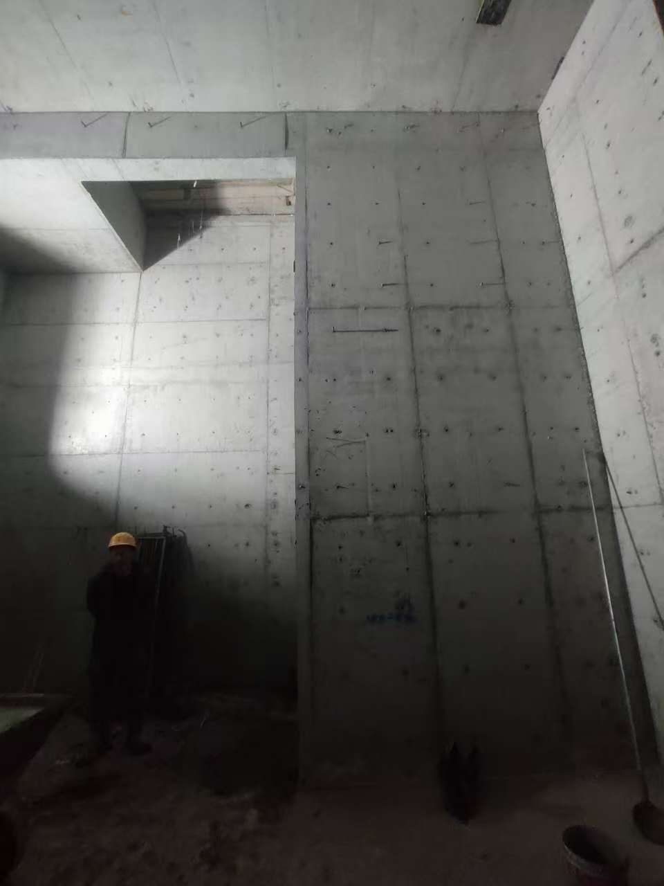古蔺墙上开槽钢筋断了有影响吗